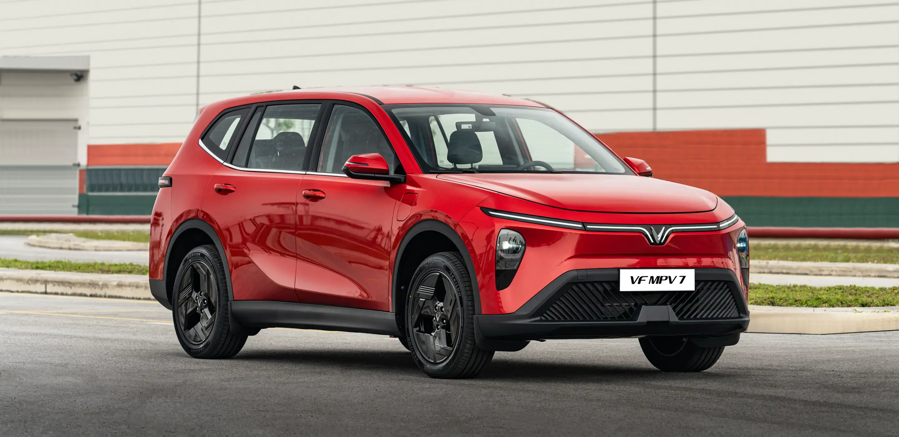 VF MPV 7 - Thanh thoát, trường dáng và bề thế
